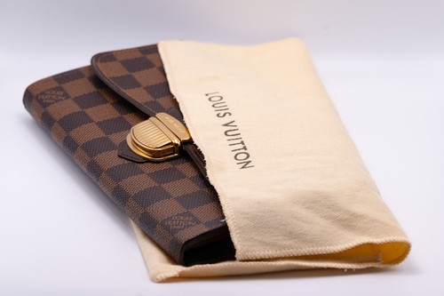 Louis vuitton damier - louis, ebene